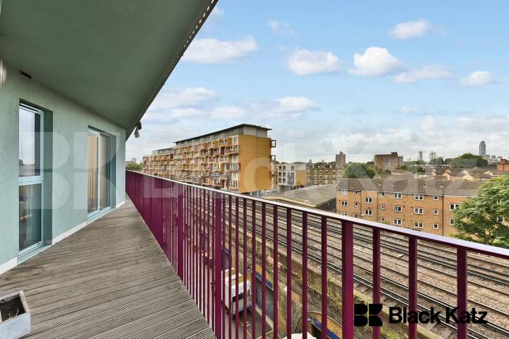 24 hour concierge & inclusive of water rates South Central Steedman Street, Elephant and Castle